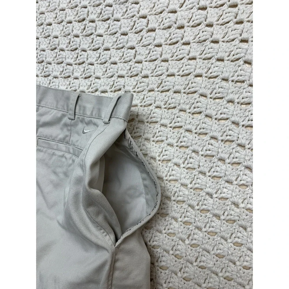 Nike Chino Shorts Mens Tag 34 Approx 32X9 Beige Pleated Front cotton‎ 192213